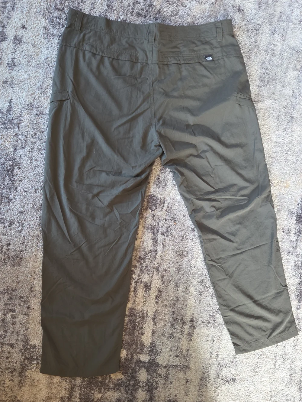 The North Face Hiking Cargo Pants 100% Nylon Dark Olive Green Mens Size 40 Short
